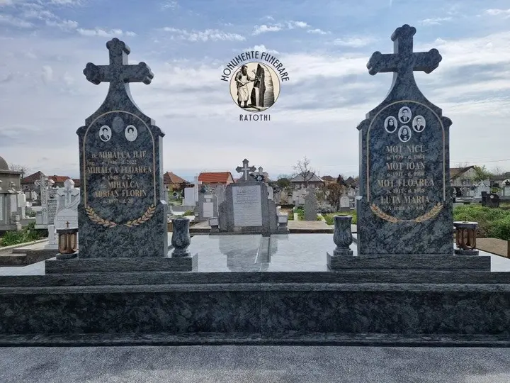 Monument funerar din granit albastru-verde — lucrare Marmogram