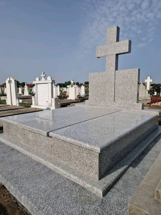 Monument funerar din granit gri — lucrare Marmogram