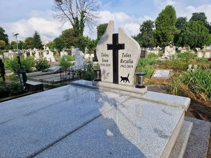 Monument funerar din granit gri — lucrare Marmogram
